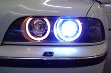 Tuning fényszórók VS. XENON-szettek