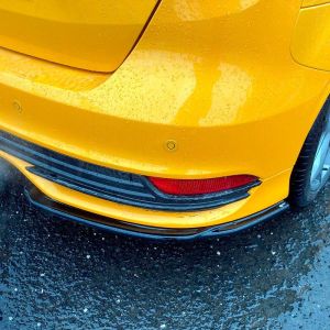 Oneway Egyirányú hátsó oldalsó diffúzorok a Ford Focus ST MK3 Facelift 2015-2018-hoz megfelelő - Fényes fekete Diffusers