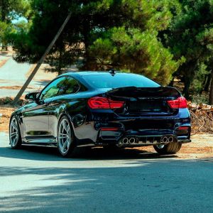 Oneway Egyirányú hátsó oldalsó diffúzorok BMW M4 F82 2014-2021 típushoz - Fényes fekete Diffusers
