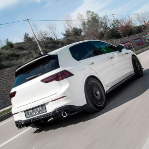 Oneway Egyirányú tetőspoiler (sapka) használható Volkswagen Golf VIII HB GTI/GTE/GTD/R/R-Line 2020- - Fényes fekete Ready-made rear spoilers