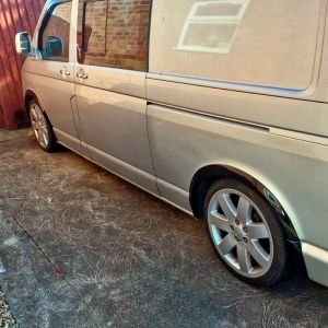 Oneway Oneway Set kerékjárati díszlécek Volkswagen Transporter T5/T5.1 2003-2015 típushoz (rövid és hosszú tengelytáv) - Fényes fekete Side skirts